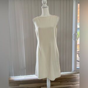 Theory Women's Boatneck Shift Dress.
Short Color Rice (Beige) Size 8